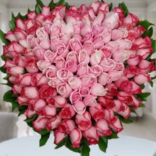 Pink Heart of roses