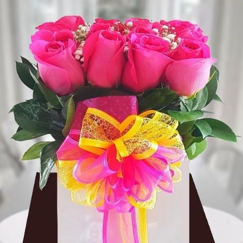 pink roses arrangement in square box - Cali and Barranquilla delivery