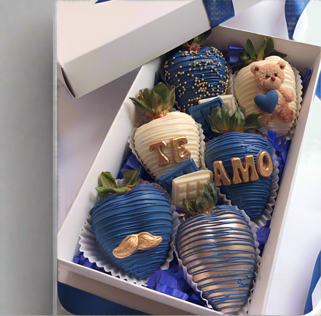 6 blue and white chocolate-covered strawberries with “Te Amo” message in a gift box – Pereira delivery