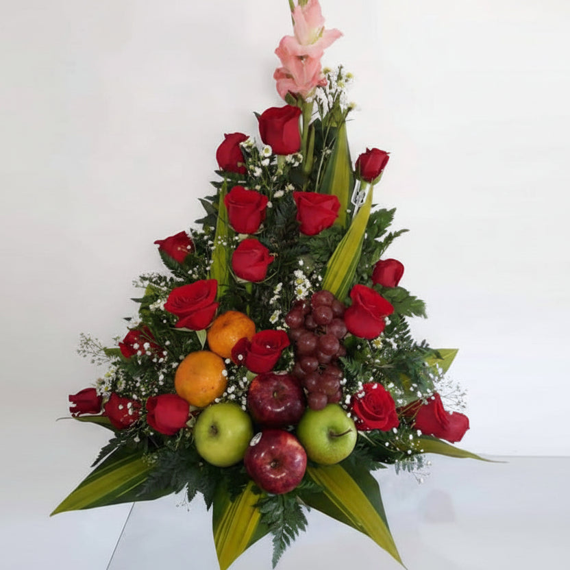 Fruit and Red Rose Arrangement – Flower & Fruit Delivery in Cartagena