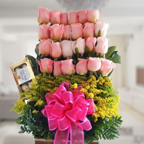 Beautiful pink roses arrangement
