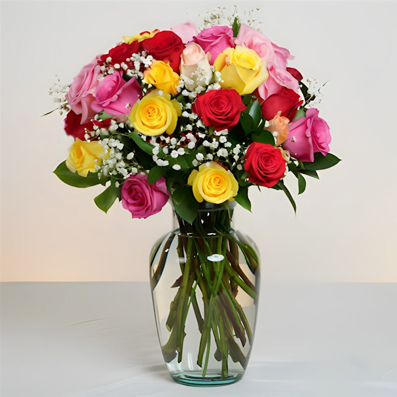 Mixed roses vase for delivery in Bogotá and Medellín