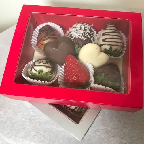 STRAWBERRIES & CHOCOLATES