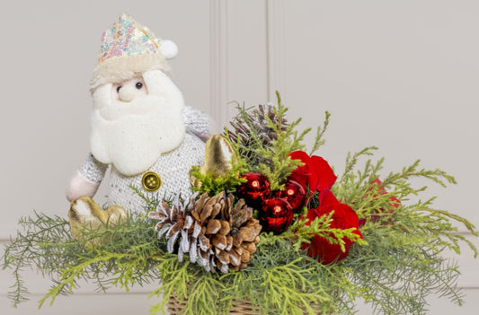 Christmas Basket with Red Roses, Fresh Pine, Snowy Cones & White Santa – Medellín Delivery