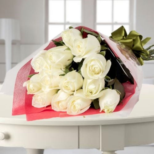 Elegant bouquet of 12, 24 or 36 white roses for sympathy and condolences delivery in Colombia