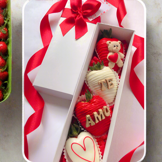 4 decorated chocolate-covered strawberries with “Te Amo” message in a gift box – Pereira delivery